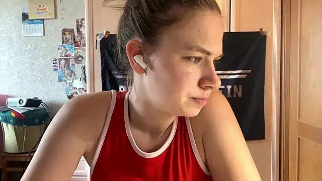 Snapshot of Codi_Rostersy chatting on July 8, 9:10 am Codi Rostersy online show from July 8, 9:10 am