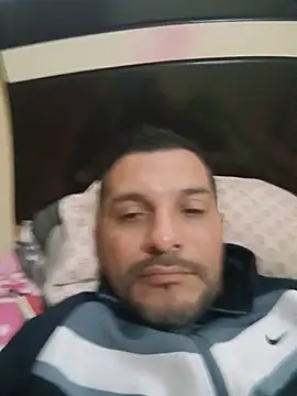 Snapshot of RIchar05 chatting on June 7, 2:44 pm RIchar05 online show from June 7, 2:44 pm