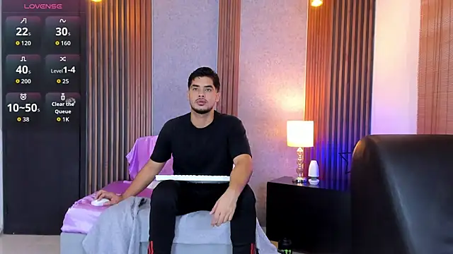 Snapshot of luciano_vitale chatting on July 1, 12:05 pm luciano vitale online show from July 1, 12:05 pm