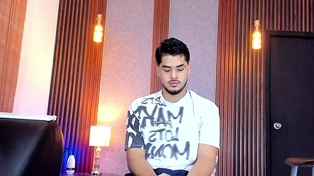 Snapshot of luciano_vitale chatting on July 18, 12:03 pm luciano vitale online show from July 18, 12:03 pm