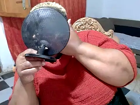 Snapshot of ROSESNICKER00 chatting on June 26, 3:51 pm ROSESNICKER00 online show from June 26, 3:51 pm