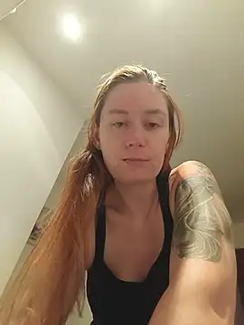 Snapshot of ladydivine14 chatting on July 4, 7:51 pm ladydivine14 online show from July 4, 7:51 pm