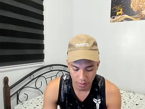 Snapshot of urfucker_vinz chatting on July 13, 12:59 pm urfucker vinz online show from July 13, 12:59 pm