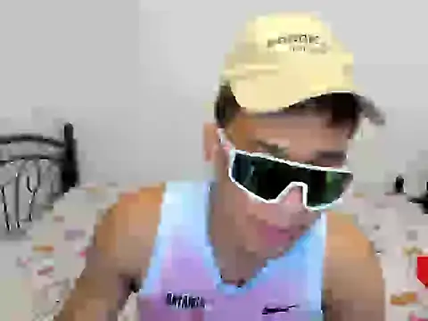 Snapshot of urfucker_vinz chatting on June 16, 5:07 am urfucker vinz online show from June 16, 5:07 am