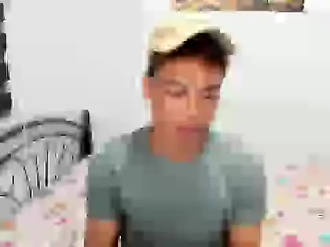 Snapshot of urfucker_vinz chatting on June 18, 4:12 pm urfucker vinz online show from June 18, 4:12 pm