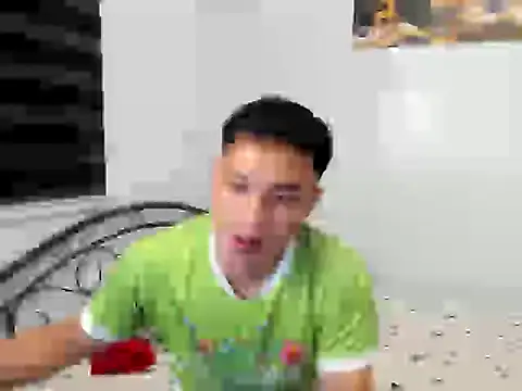 Snapshot of urfucker_vinz chatting on July 18, 4:37 pm urfucker vinz online show from July 18, 4:37 pm