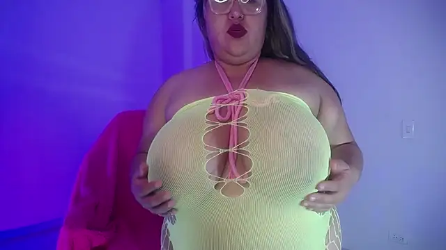 Snapshot of HoneyBunnyBBW chatting on July 18, 3:15 am HoneyBunnyBBW online show from July 18, 3:15 am