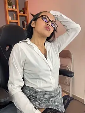 Madisson Bluee online show from June 12, 1:31 pm