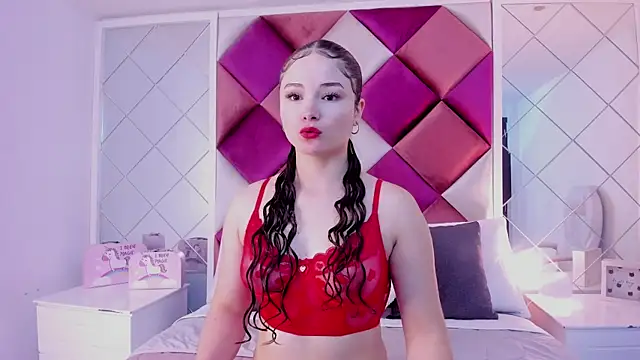 Snapshot of CamilaSaez chatting on July 20, 1:13 pm CamilaSaez online show from July 20, 1:13 pm
