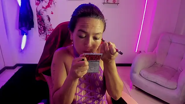 Snapshot of Alice_Roosee chatting on June 29, 12:49 pm Alice Roosee online show from June 29, 12:49 pm