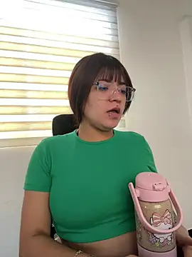 Snapshot of AngieRousse chatting on July 17, 1:19 pm AngieRousse online show from July 17, 1:19 pm