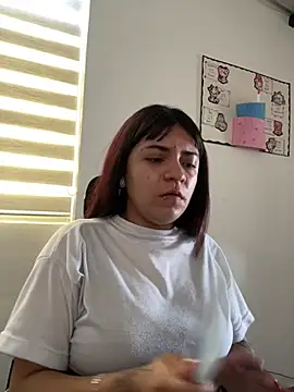 Snapshot of AngieRousse chatting on June 30, 1:33 pm AngieRousse online show from June 30, 1:33 pm