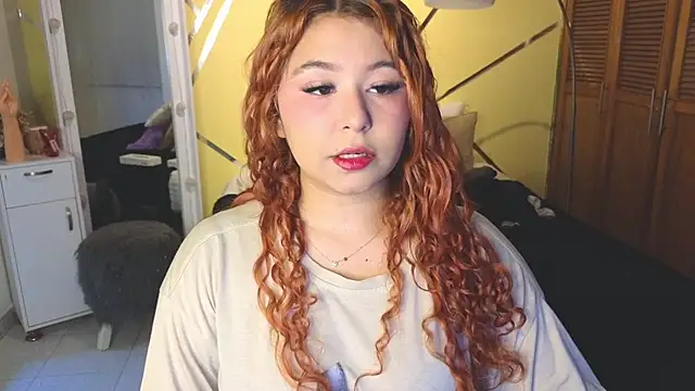 Snapshot of attenea_cutte chatting on July 3, 1:06 pm attenea cutte online show from July 3, 1:06 pm