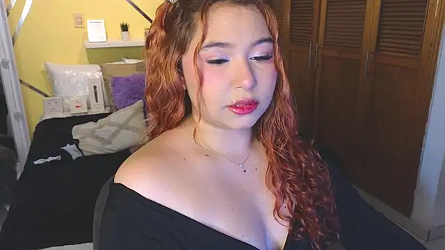 Snapshot of attenea_cutte chatting on June 26, 2:12 pm attenea cutte online show from June 26, 2:12 pm