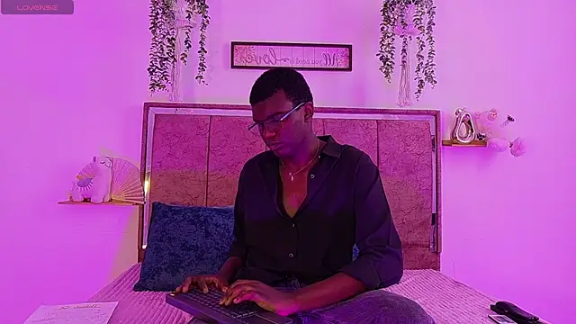 Snapshot of xavier_cole chatting on June 5, 7:52 pm xavier cole online show from June 5, 7:52 pm