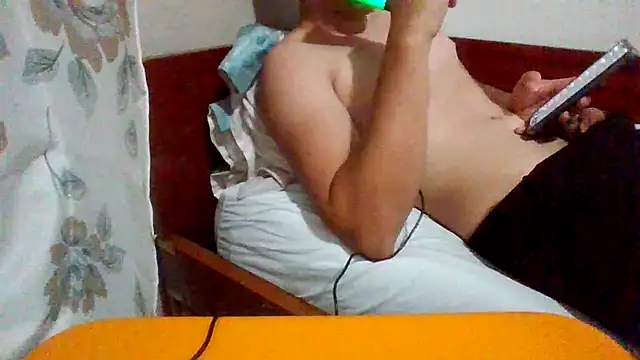 Snapshot of erdildo chatting on June 3, 10:47 pm erdildo online show from June 3, 10:47 pm