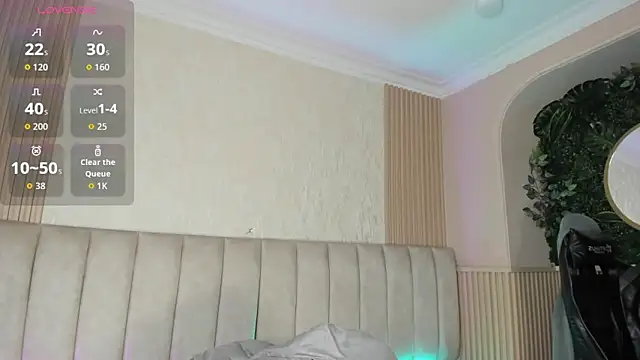 Snapshot of julimonroe_ chatting on July 1, 12:22 am julimonroe online show from July 1, 12:22 am