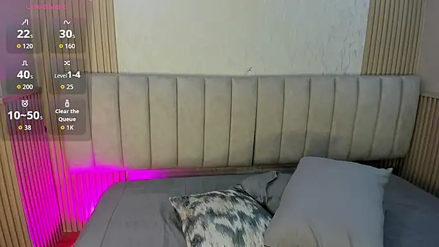 Snapshot of julimonroe_ chatting on July 14, 2:49 am julimonroe online show from July 14, 2:49 am