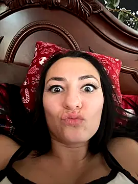 smoothkissx online show from December 19, 8:22 pm