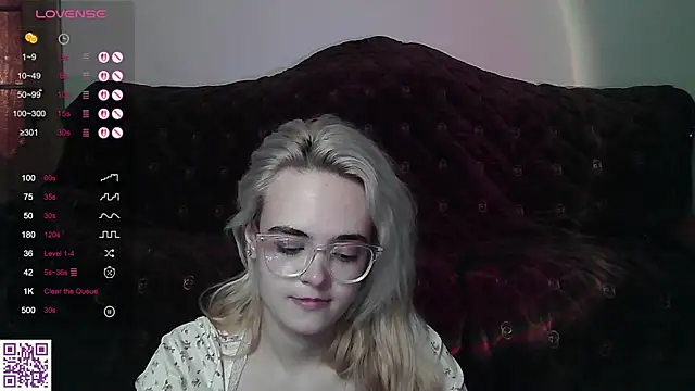 Snapshot of Oxcy_Secret chatting on July 4, 8:57 pm Oxcy Secret online show from July 4, 8:57 pm