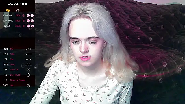 Snapshot of Oxcy_Secret chatting on June 20, 7:19 pm Oxcy Secret online show from June 20, 7:19 pm