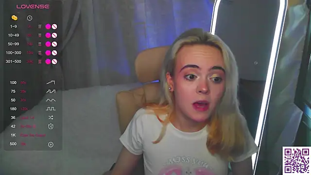 Snapshot of Oxcy_Secret chatting on July 10, 9:04 pm Oxcy Secret online show from July 10, 9:04 pm