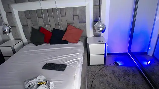 Snapshot of LucasThomson_ chatting on June 14, 4:03 am LucasThomson online show from June 14, 4:03 am
