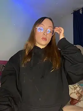 Caamii  online show from June 17, 3:28 am