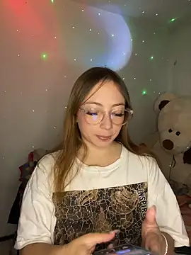 Caamii  online show from June 19, 3:45 am