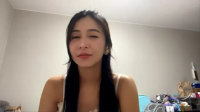JulianaLusardi online show from June 5, 5:01 am
