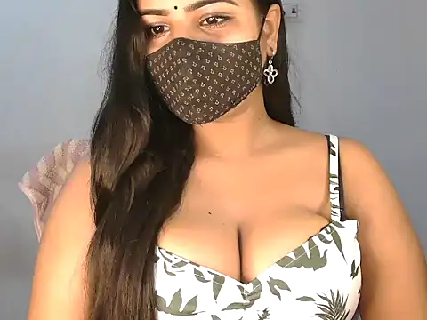 Snapshot of Curvy_Deepa chatting on June 24, 6:17 pm Curvy Deepa online show from June 24, 6:17 pm