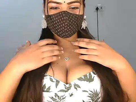 Snapshot of Curvy_Deepa chatting on June 20, 4:34 pm Curvy Deepa online show from June 20, 4:34 pm