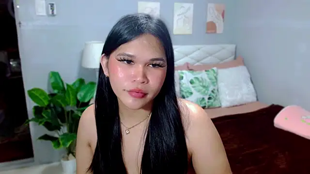 Snapshot of AlianaFord chatting on June 3, 2:33 pm AlianaFord online show from June 3, 2:33 pm