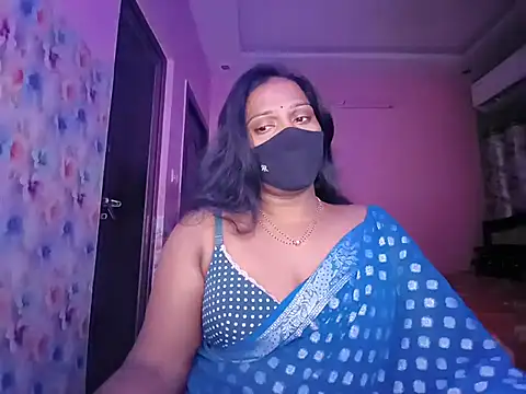 Snapshot of Meenakshy chatting on July 12, 2:40 pm Meenakshy online show from July 12, 2:40 pm