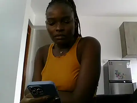 Snapshot of MissElsie21 chatting on June 16, 10:59 am MissElsie21 online show from June 16, 10:59 am