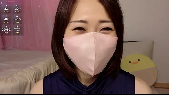 Momo hip online show from July 25, 2:30 am
