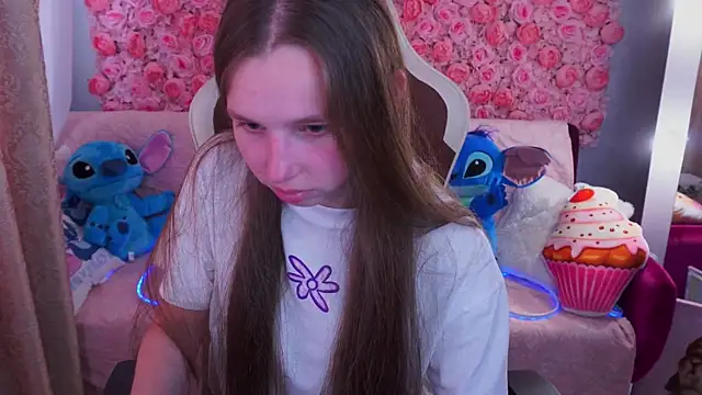 Snapshot of Sasha_Foxyyy chatting on June 3, 1:56 pm Sasha Foxyyy online show from June 3, 1:56 pm
