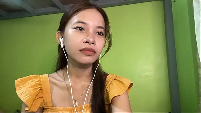 Snapshot of CharisseQuall chatting on June 10, 2:35 am CharisseQuall online show from June 10, 2:35 am