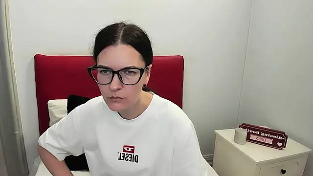 Snapshot of NadiaXlove chatting on July 20, 2:52 pm NadiaXlove online show from July 20, 2:52 pm