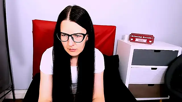 Snapshot of NadiaXlove chatting on June 6, 2:11 pm NadiaXlove online show from June 6, 2:11 pm