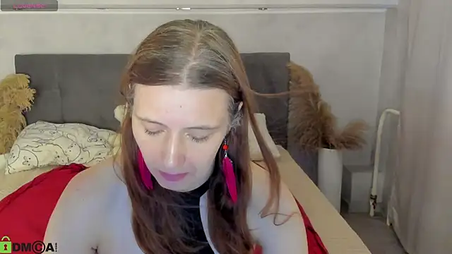 Snapshot of Kathrine-Meyer chatting on July 10, 1:05 am Kathrine-Meyer online show from July 10, 1:05 am