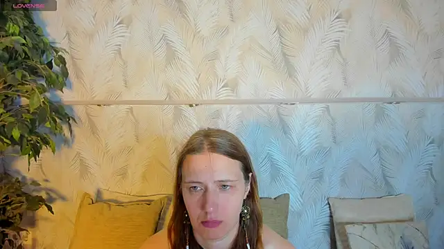 Snapshot of Kathrine-Meyer chatting on July 8, 1:52 am Kathrine-Meyer online show from July 8, 1:52 am