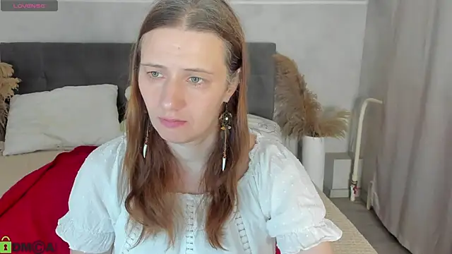 Snapshot of Kathrine-Meyer chatting on July 11, 1:06 am Kathrine-Meyer online show from July 11, 1:06 am