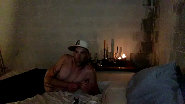 Snapshot of thierrybae chatting on July 17, 4:43 am thierrybae online show from July 17, 4:43 am