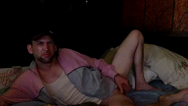 Snapshot of thierrybae chatting on June 24, 1:53 pm thierrybae online show from June 24, 1:53 pm