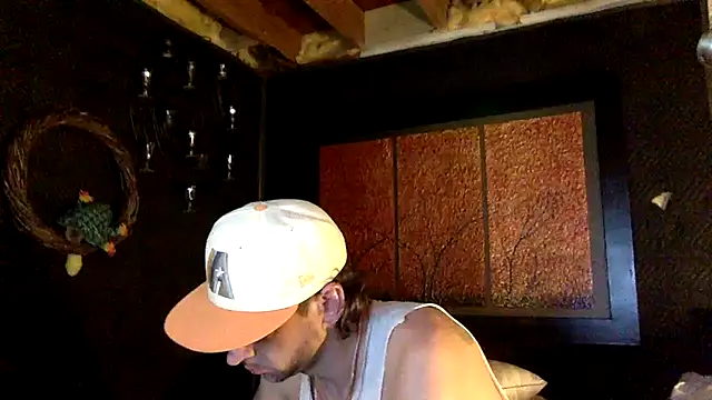 Snapshot of thierrybae chatting on June 25, 6:35 pm thierrybae online show from June 25, 6:35 pm