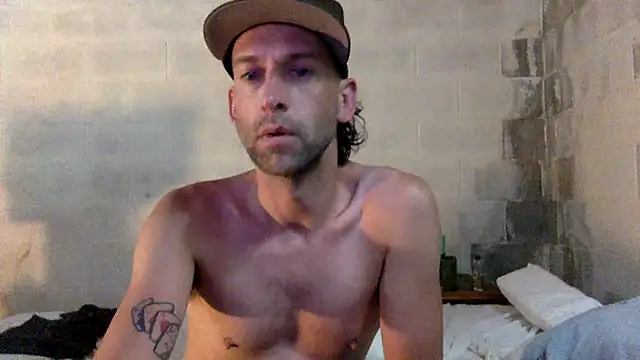 Snapshot of thierrybae chatting on July 18, 10:07 pm thierrybae online show from July 18, 10:07 pm
