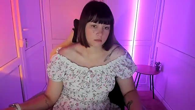 Vanilla Vixen online show from July 15, 5:58 am