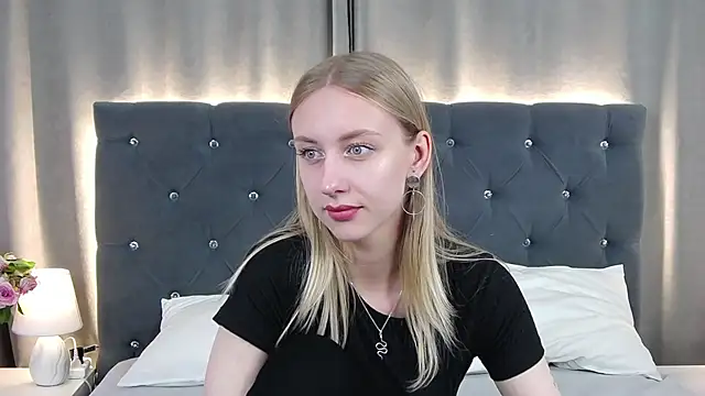 LirienVexx online show from June 7, 6:29 am