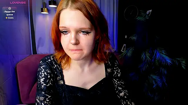 Snapshot of Goddess__Alice chatting on June 17, 6:24 am Goddess Alice online show from June 17, 6:24 am